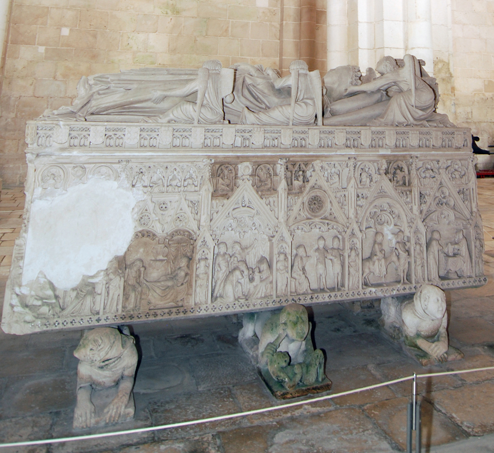 03 Tijdens de Franse invasie hebben soldaten de graven vernield verkleind