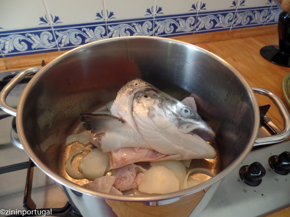 Visbouillon met Licor Beirão