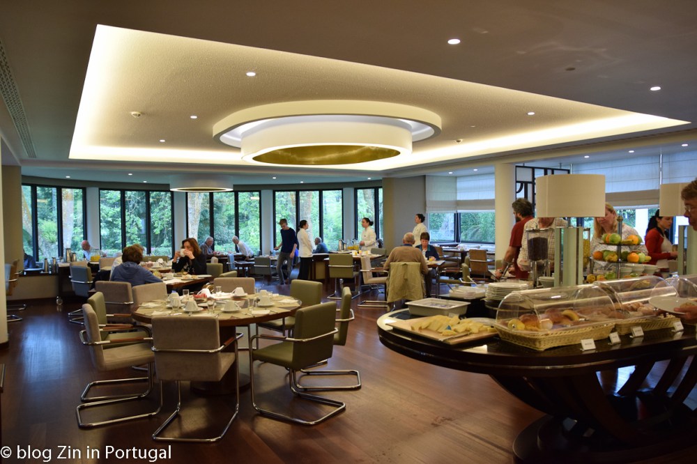 Hotel_Terra_Nostra_restaurant_breakfast