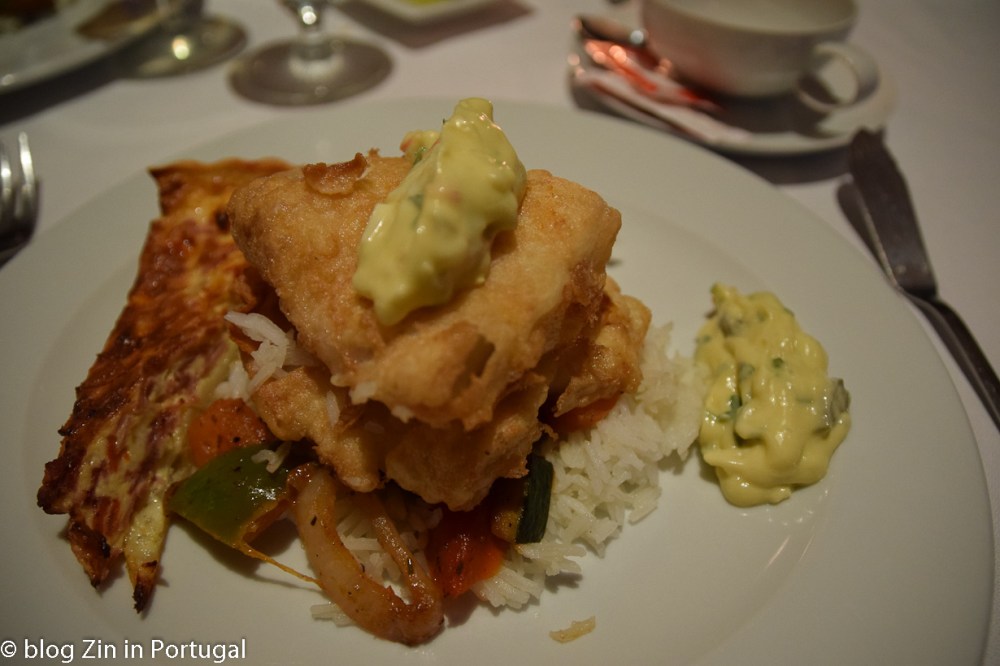 Hotel_Terra_Nostra_restaurant_main_course_abrotea