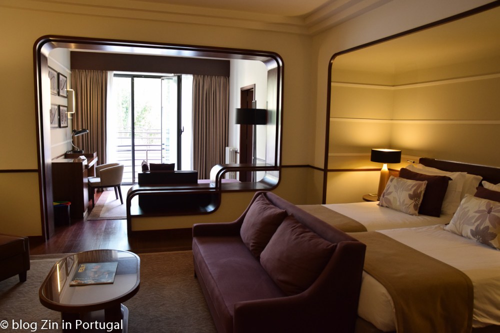 Hotel_Terra_Nostra_suite_144_view_from_the_door